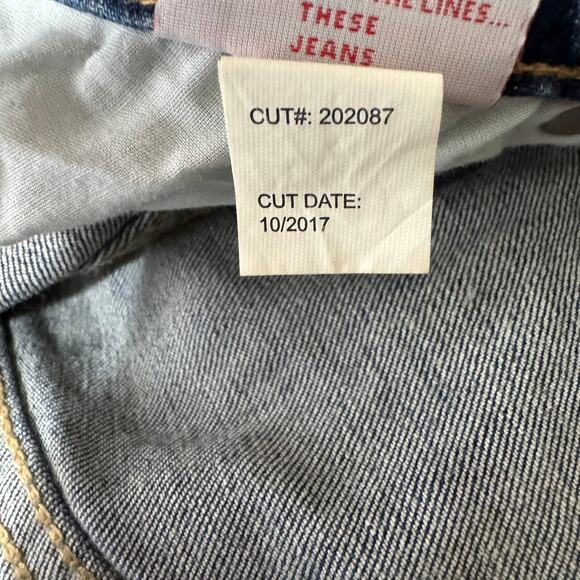 Torrid Girlfriend Fishnet Vintage Stretch Medium Wash Jeans Size 20 NWT - Picture 9 of 13